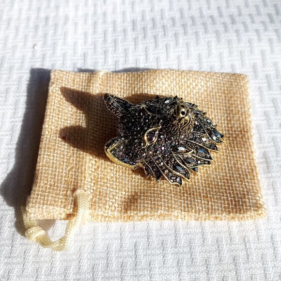 Gold Black rhinestone Wolf Pin Broach - Picture 3 of 3